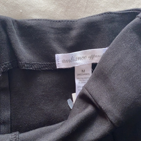 Black mini A line skirt Medium - Picture 2 of 3